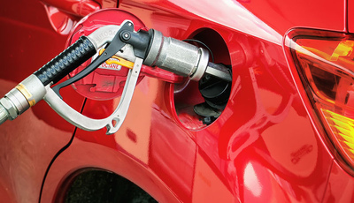 Как природный газ используется в качестве автомобильного топлива